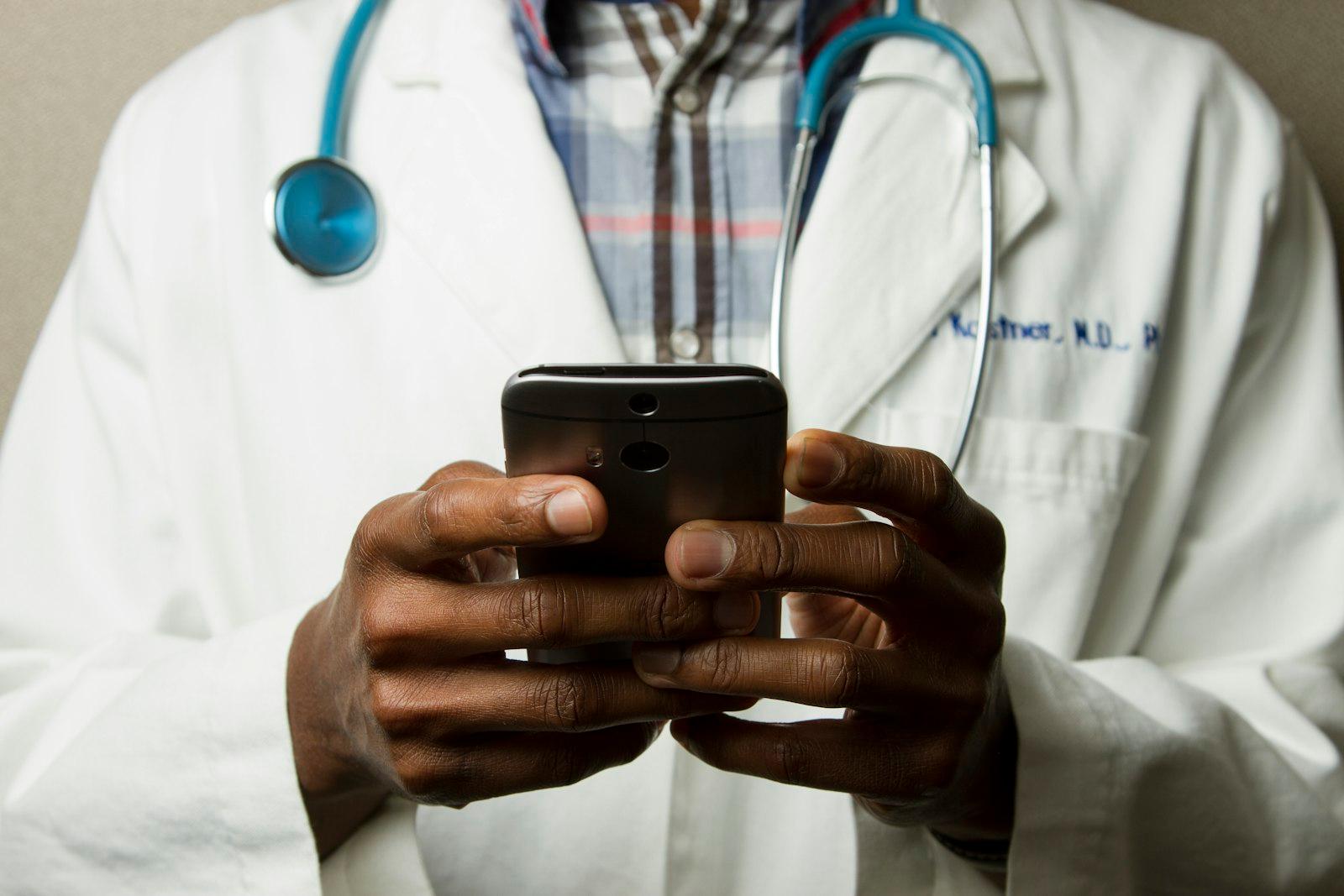 RS Clinic — Website + Mobile Application